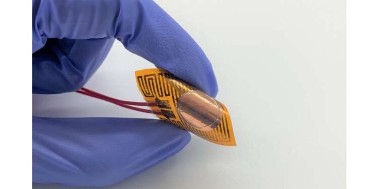 New 3D graphene-nanowire "sandwich". Nano Digest.