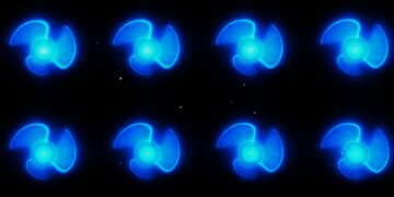 A small robot with its own hands. Nano Digest.