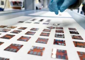 The way for scalable organic solar cells with enhanced thickness tolerance.