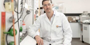 Sydney scholar Richard Payne honoured.