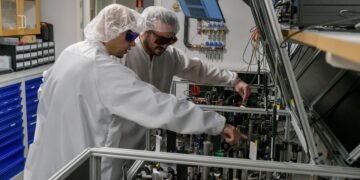 Reshaping gold leads to new electronic and optical properties