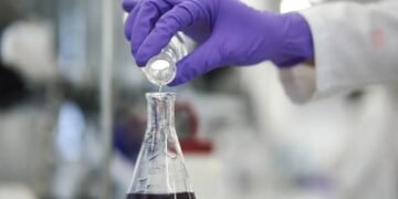 Ultrasound-activated ‘nanoagents’ kill superbugs in biofilms