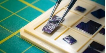 Stressed crystal creates nanoscale patterns on chip materials at room temperature